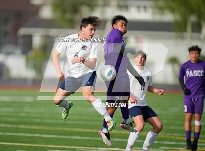 Thumbnail 2 in Pasco vs. Bellarmine Prep (WIAA 4A Semifinal) photogallery.