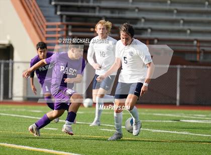 Thumbnail 3 in Pasco vs. Bellarmine Prep (WIAA 4A Semifinal) photogallery.