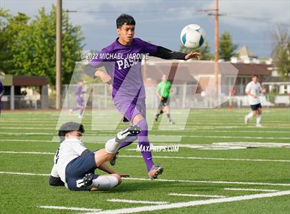 Thumbnail 2 in Pasco vs. Bellarmine Prep (WIAA 4A Semifinal) photogallery.