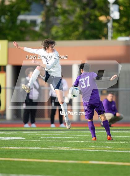 Thumbnail 3 in Pasco vs. Bellarmine Prep (WIAA 4A Semifinal) photogallery.