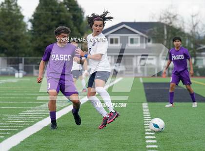Thumbnail 2 in Pasco vs. Bellarmine Prep (WIAA 4A Semifinal) photogallery.