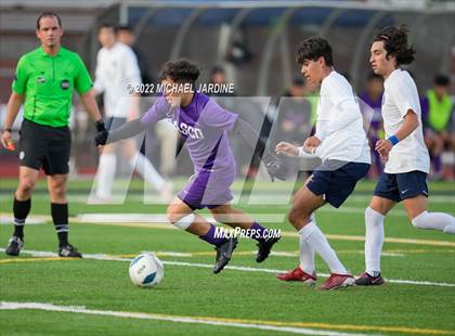 Thumbnail 2 in Pasco vs. Bellarmine Prep (WIAA 4A Semifinal) photogallery.