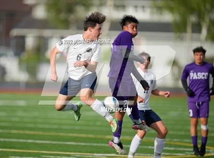 Thumbnail 3 in Pasco vs. Bellarmine Prep (WIAA 4A Semifinal) photogallery.