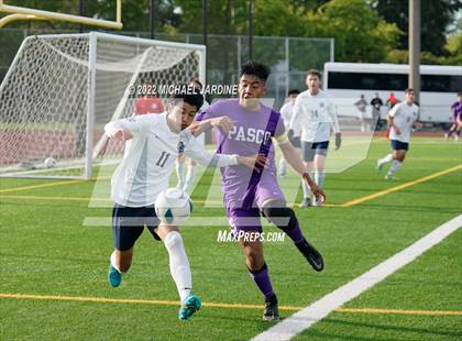 Thumbnail 2 in Pasco vs. Bellarmine Prep (WIAA 4A Semifinal) photogallery.