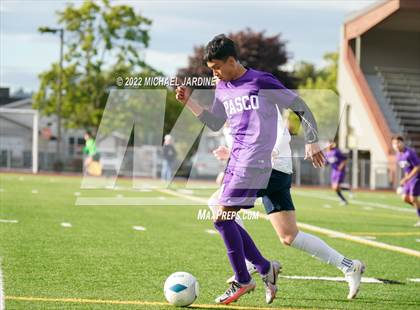 Thumbnail 2 in Pasco vs. Bellarmine Prep (WIAA 4A Semifinal) photogallery.