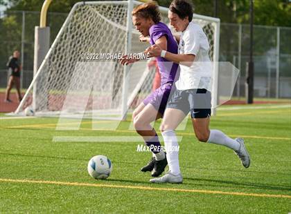 Thumbnail 2 in Pasco vs. Bellarmine Prep (WIAA 4A Semifinal) photogallery.