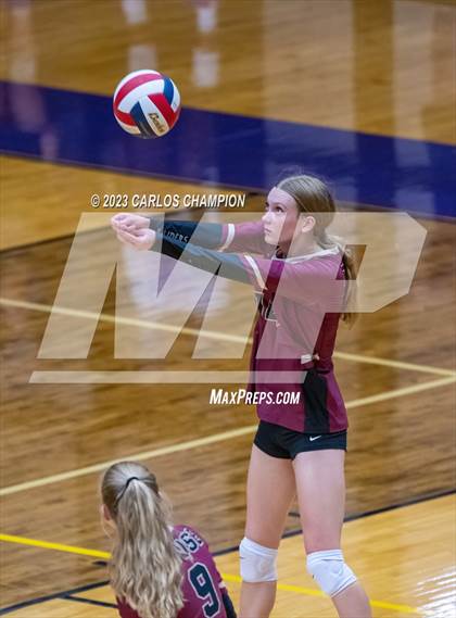 Thumbnail 3 in Leander Rouse @ Liberty Hill photogallery.
