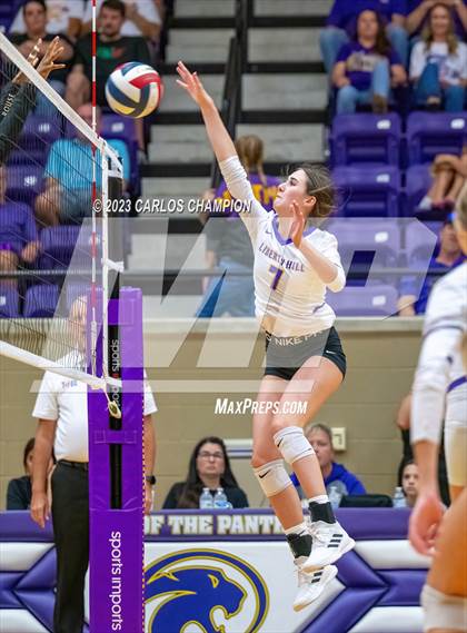 Thumbnail 3 in Leander Rouse @ Liberty Hill photogallery.