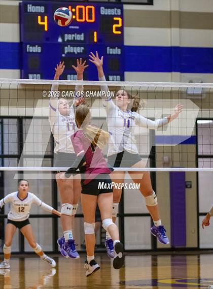Thumbnail 2 in Leander Rouse @ Liberty Hill photogallery.