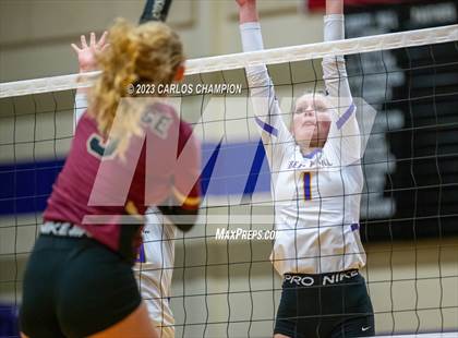 Thumbnail 3 in Leander Rouse @ Liberty Hill photogallery.