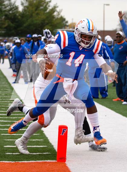 Thumbnail 1 in Buffalo Grove @ East St. Louis (IHSA 7A Quarterfinal) photogallery.