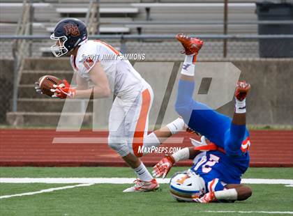 Thumbnail 3 in Buffalo Grove @ East St. Louis (IHSA 7A Quarterfinal) photogallery.