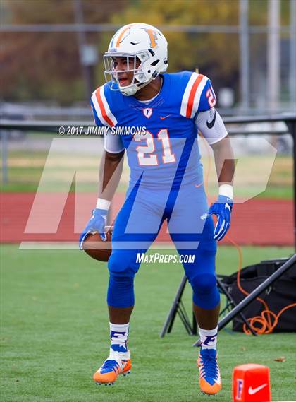 Thumbnail 2 in Buffalo Grove @ East St. Louis (IHSA 7A Quarterfinal) photogallery.