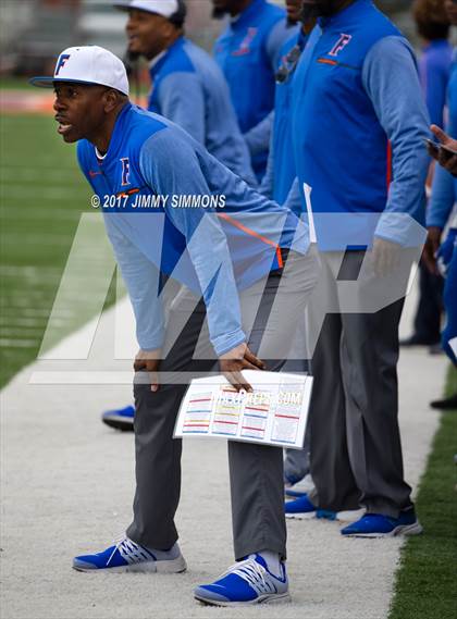 Thumbnail 2 in Buffalo Grove @ East St. Louis (IHSA 7A Quarterfinal) photogallery.