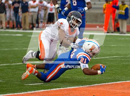 Thumbnail 1 in Buffalo Grove @ East St. Louis (IHSA 7A Quarterfinal) photogallery.