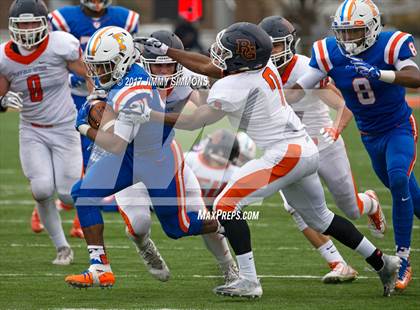 Thumbnail 3 in Buffalo Grove @ East St. Louis (IHSA 7A Quarterfinal) photogallery.