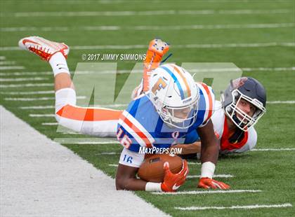 Thumbnail 2 in Buffalo Grove @ East St. Louis (IHSA 7A Quarterfinal) photogallery.