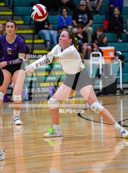 Thumbnail 2 in D'Hanis vs Round Top-Carmine (UIL Volleyball 1A Region III Semifinal) photogallery.