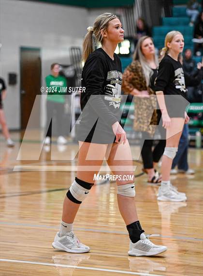 Thumbnail 3 in D'Hanis vs Round Top-Carmine (UIL Volleyball 1A Region III Semifinal) photogallery.