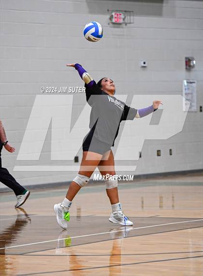 Thumbnail 1 in D'Hanis vs Round Top-Carmine (UIL Volleyball 1A Region III Semifinal) photogallery.