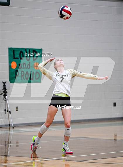Thumbnail 3 in D'Hanis vs Round Top-Carmine (UIL Volleyball 1A Region III Semifinal) photogallery.