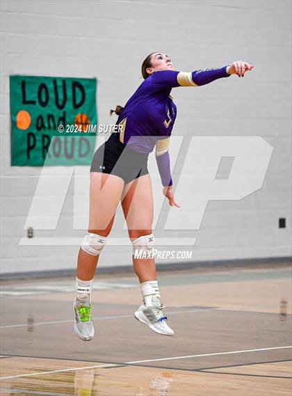 Thumbnail 2 in D'Hanis vs Round Top-Carmine (UIL Volleyball 1A Region III Semifinal) photogallery.