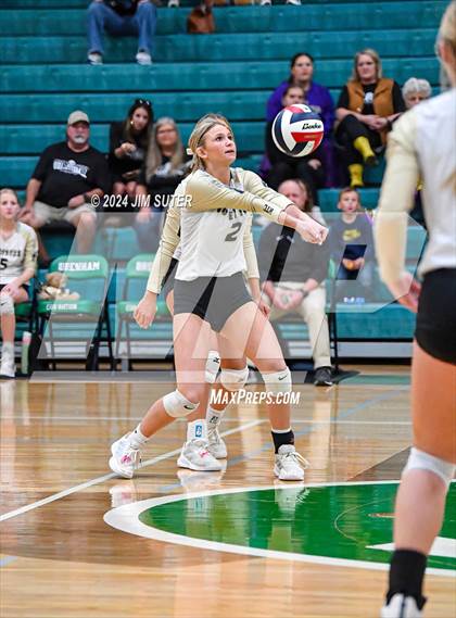 Thumbnail 3 in D'Hanis vs Round Top-Carmine (UIL Volleyball 1A Region III Semifinal) photogallery.