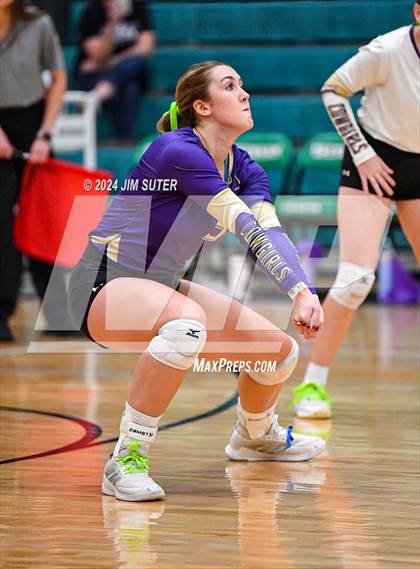 Thumbnail 2 in D'Hanis vs Round Top-Carmine (UIL Volleyball 1A Region III Semifinal) photogallery.
