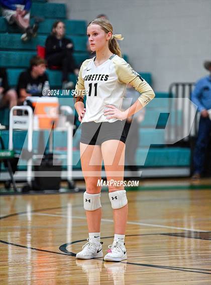 Thumbnail 3 in D'Hanis vs Round Top-Carmine (UIL Volleyball 1A Region III Semifinal) photogallery.