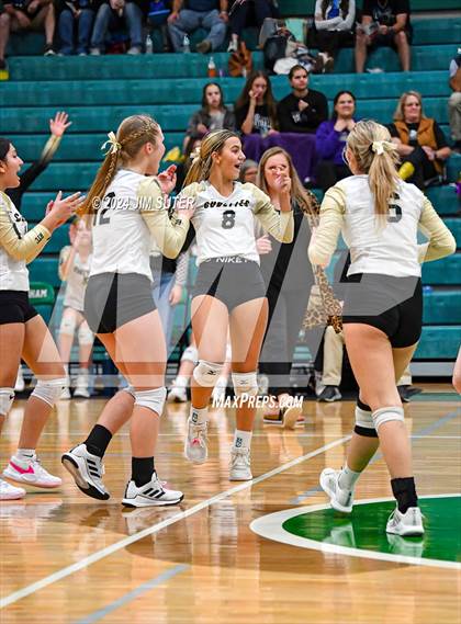 Thumbnail 3 in D'Hanis vs Round Top-Carmine (UIL Volleyball 1A Region III Semifinal) photogallery.