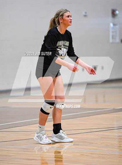Thumbnail 2 in D'Hanis vs Round Top-Carmine (UIL Volleyball 1A Region III Semifinal) photogallery.