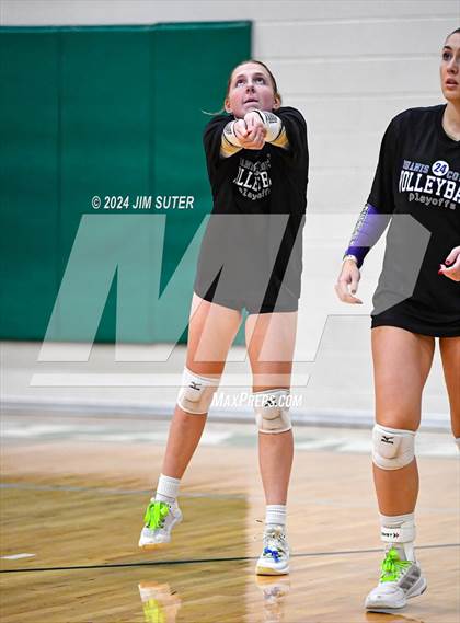 Thumbnail 3 in D'Hanis vs Round Top-Carmine (UIL Volleyball 1A Region III Semifinal) photogallery.