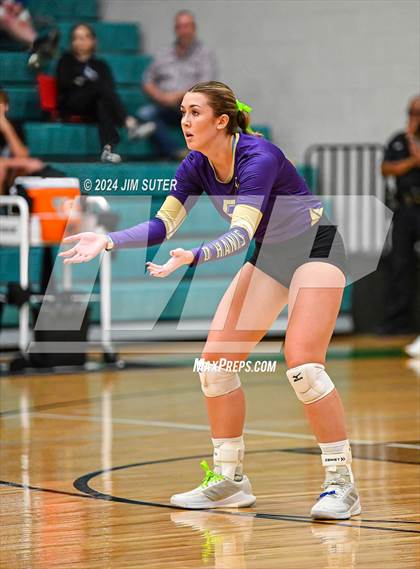 Thumbnail 2 in D'Hanis vs Round Top-Carmine (UIL Volleyball 1A Region III Semifinal) photogallery.