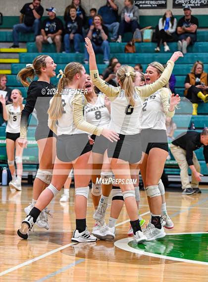 Thumbnail 2 in D'Hanis vs Round Top-Carmine (UIL Volleyball 1A Region III Semifinal) photogallery.