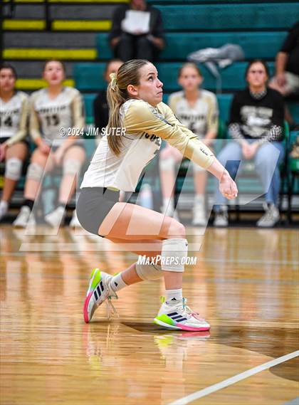 Thumbnail 1 in D'Hanis vs Round Top-Carmine (UIL Volleyball 1A Region III Semifinal) photogallery.
