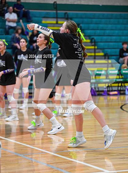 Thumbnail 3 in D'Hanis vs Round Top-Carmine (UIL Volleyball 1A Region III Semifinal) photogallery.