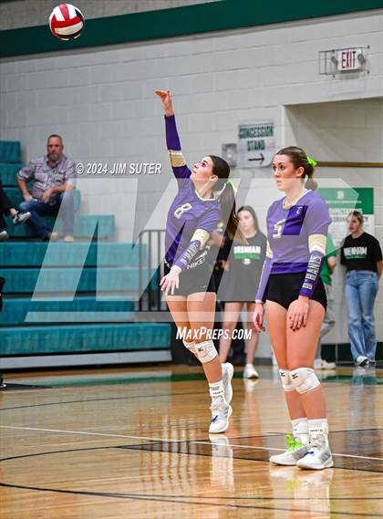 Thumbnail 3 in D'Hanis vs Round Top-Carmine (UIL Volleyball 1A Region III Semifinal) photogallery.