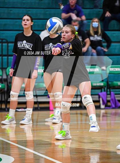 Thumbnail 2 in D'Hanis vs Round Top-Carmine (UIL Volleyball 1A Region III Semifinal) photogallery.