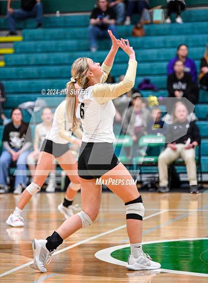 Thumbnail 2 in D'Hanis vs Round Top-Carmine (UIL Volleyball 1A Region III Semifinal) photogallery.