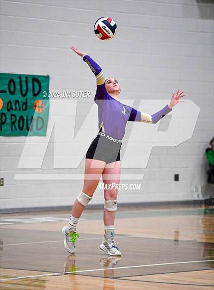 Thumbnail 3 in D'Hanis vs Round Top-Carmine (UIL Volleyball 1A Region III Semifinal) photogallery.