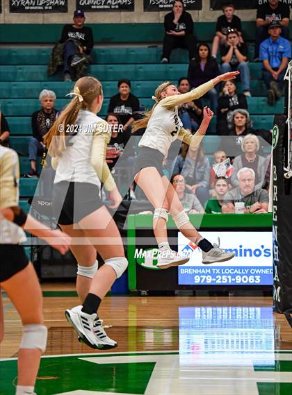 Thumbnail 2 in D'Hanis vs Round Top-Carmine (UIL Volleyball 1A Region III Semifinal) photogallery.