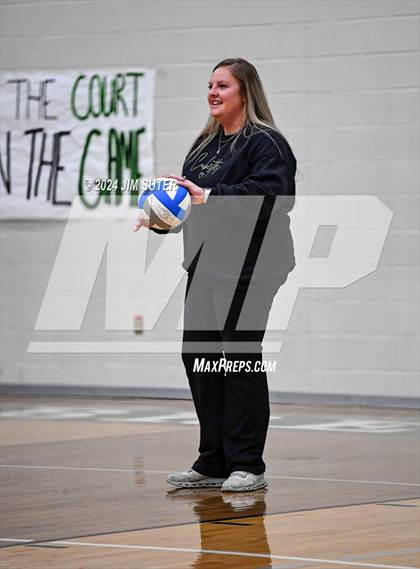 Thumbnail 2 in D'Hanis vs Round Top-Carmine (UIL Volleyball 1A Region III Semifinal) photogallery.
