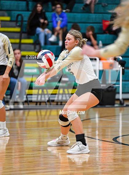 Thumbnail 2 in D'Hanis vs Round Top-Carmine (UIL Volleyball 1A Region III Semifinal) photogallery.