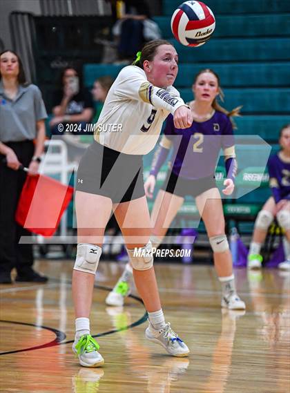 Thumbnail 3 in D'Hanis vs Round Top-Carmine (UIL Volleyball 1A Region III Semifinal) photogallery.