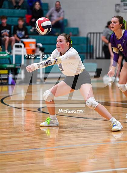 Thumbnail 1 in D'Hanis vs Round Top-Carmine (UIL Volleyball 1A Region III Semifinal) photogallery.