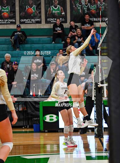 Thumbnail 3 in D'Hanis vs Round Top-Carmine (UIL Volleyball 1A Region III Semifinal) photogallery.