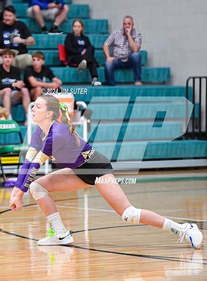 Thumbnail 2 in D'Hanis vs Round Top-Carmine (UIL Volleyball 1A Region III Semifinal) photogallery.