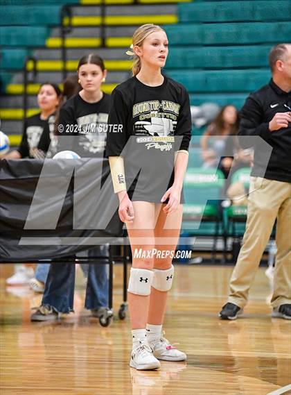 Thumbnail 2 in D'Hanis vs Round Top-Carmine (UIL Volleyball 1A Region III Semifinal) photogallery.