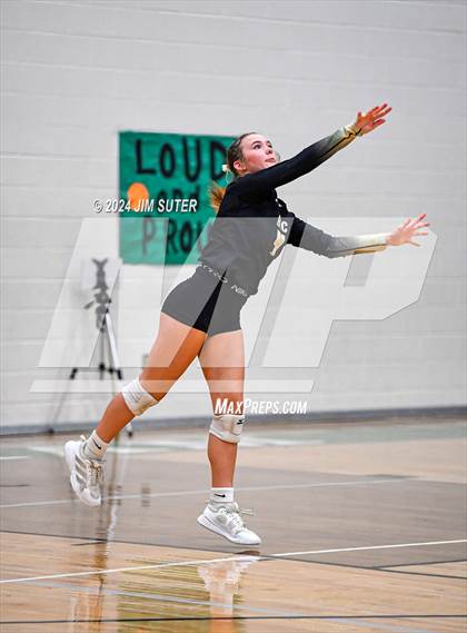 Thumbnail 3 in D'Hanis vs Round Top-Carmine (UIL Volleyball 1A Region III Semifinal) photogallery.