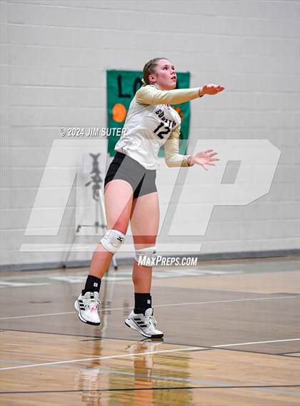 Thumbnail 2 in D'Hanis vs Round Top-Carmine (UIL Volleyball 1A Region III Semifinal) photogallery.